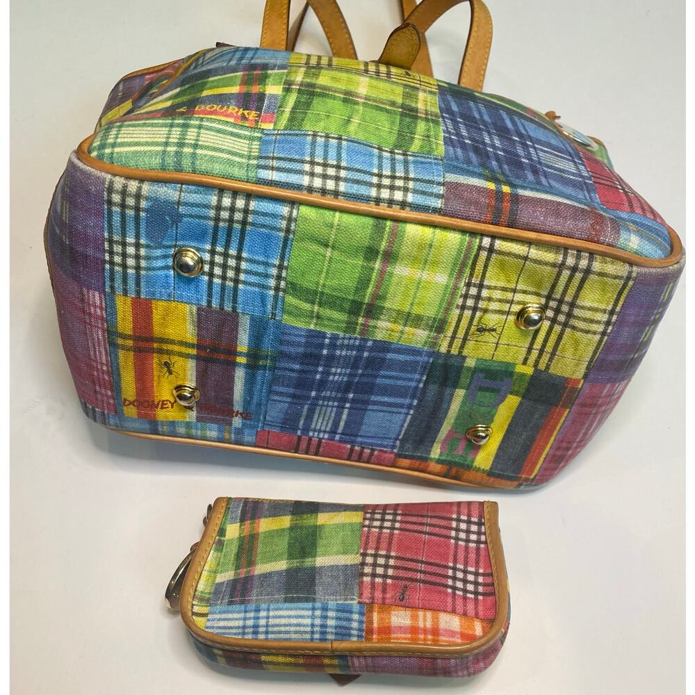 Dooney & Bourke Plaid Picnic Ants Tote & Matchin Wristlet W/O Wrist Strap - Picture 3 of 7